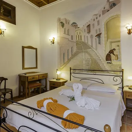 Camelot Traditional & Classic Hotell 3*