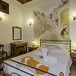 Camelot Traditional & Classic Hotell 3*