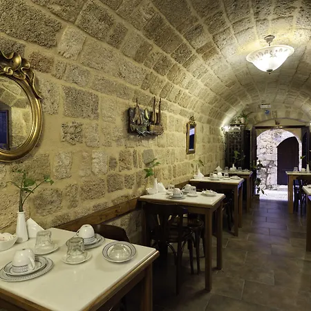 فندق Camelot Traditional & Classic