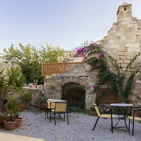 Hotel Camelot Traditional & Classic 3*