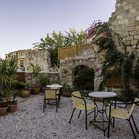 Camelot Traditional & Classic Hotel