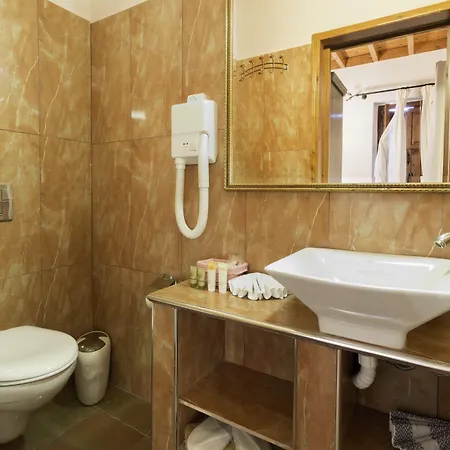 Camelot Traditional & Classic فندق
