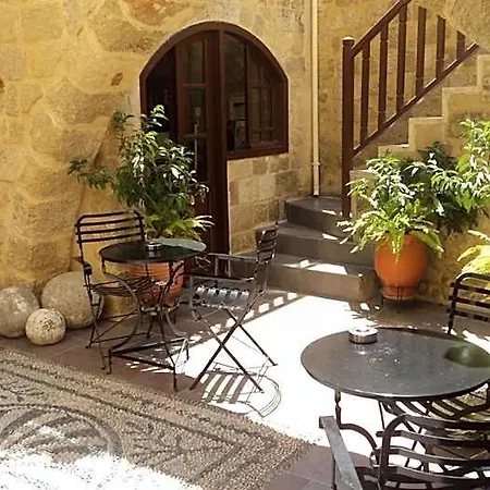 Hotel Camelot Traditional & Classic 3*