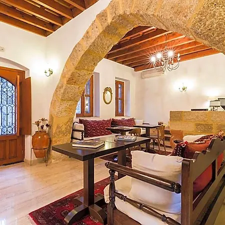 Hotel Camelot Traditional & Classic