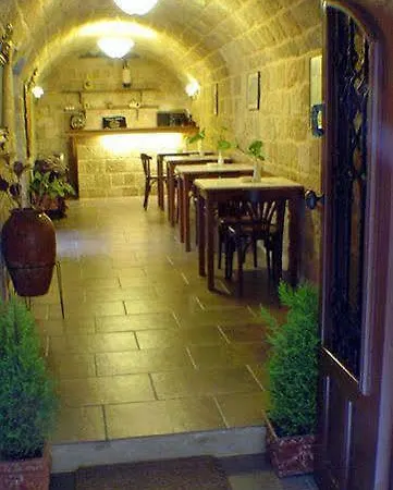 Camelot Traditional & Classic Otel 3*