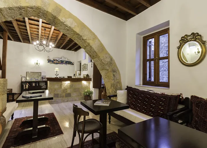 Camelot Traditional & Classic Hotel