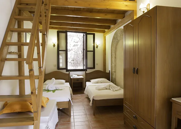 Camelot Traditional & Classic Hotel