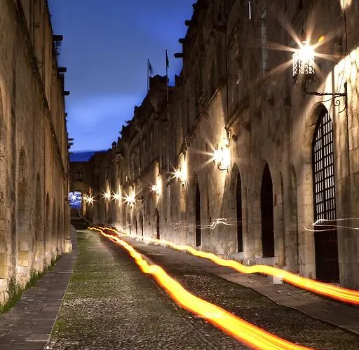 Camelot Traditional & Classic Hotel