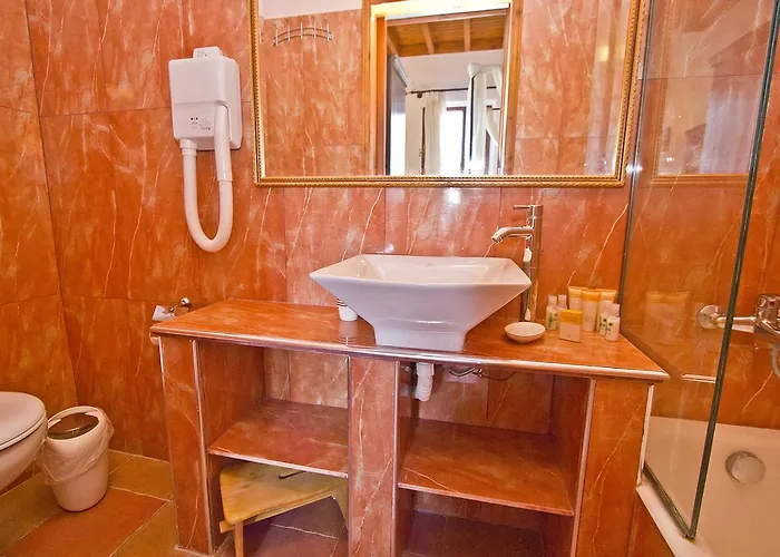 Camelot Traditional & Classic