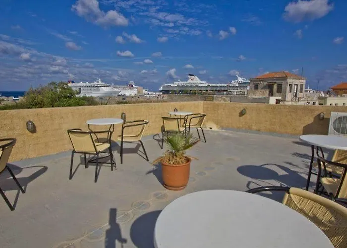 Hotel Camelot Traditional & Classic